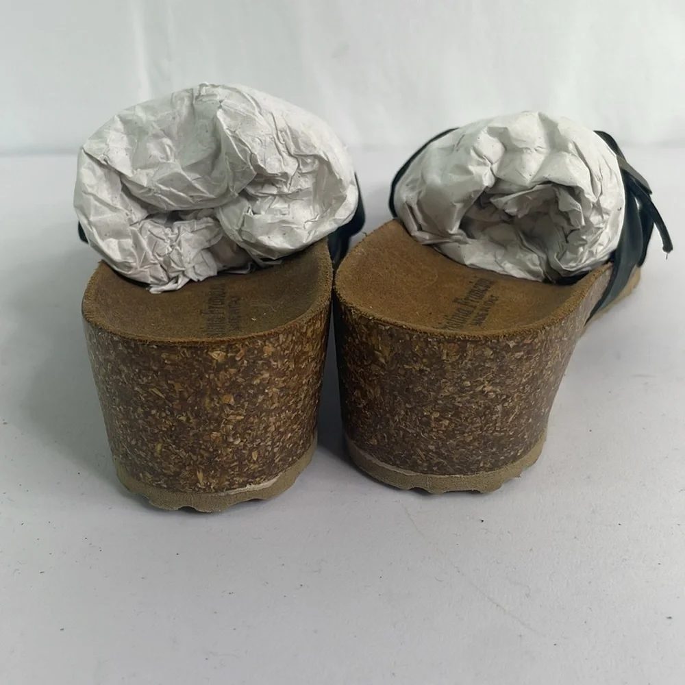 Cristina Francini, gray leather buckle sandals made in Italy